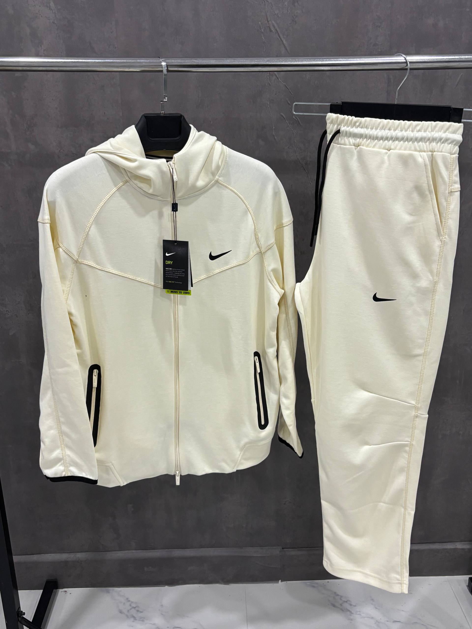1DA42D77-8504-4FD3-845C-F1E0FFE68F74 Σετ ζακέτα φόρμα Nike - 9917 - Image 1