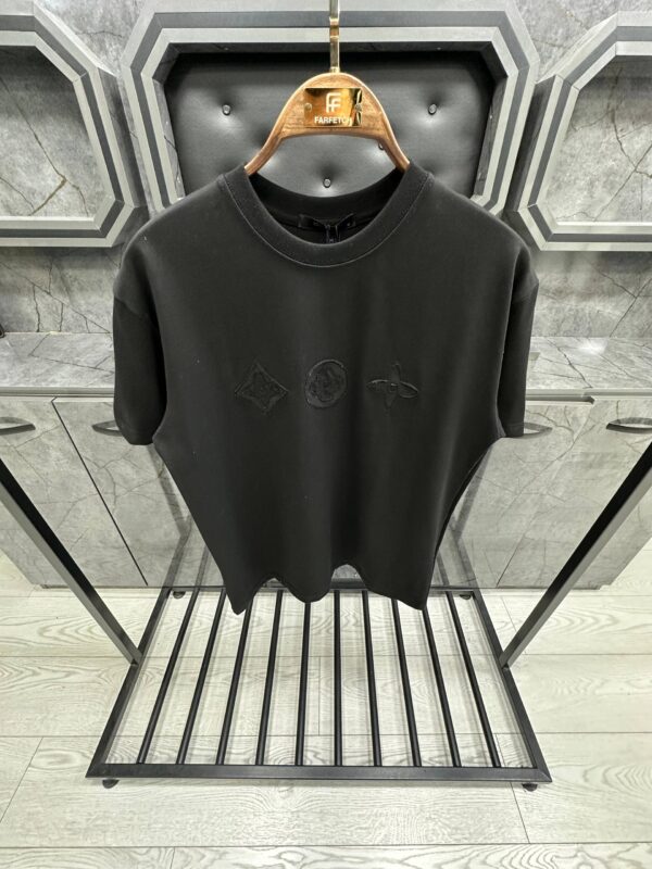 Louis Vuitton - LV077