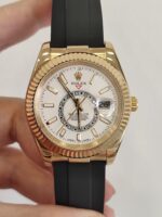 Skydweller gold bezel white dial oyster flex - Image 4