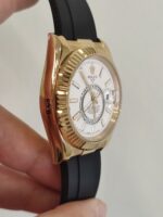Skydweller gold bezel white dial oyster flex - Image 5